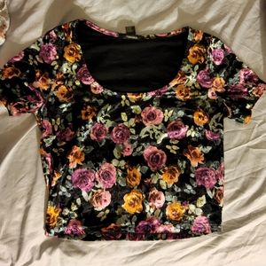 Forever 21| Velvet feeling cropped top with flowers Size S
